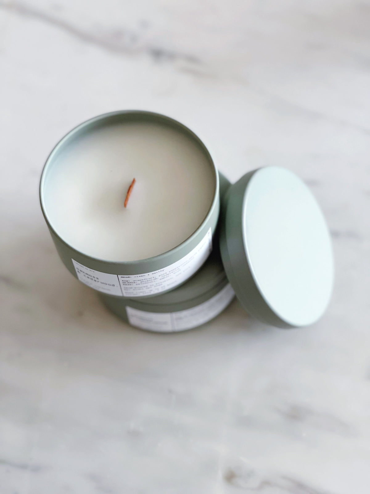 BASILIQUE D’ÉTÉ | SPRING/SUMMER LIMITED EDITION VIRGIN COCONUT CRÈME WAX & WOODEN WICK TRAVEL CANDLE