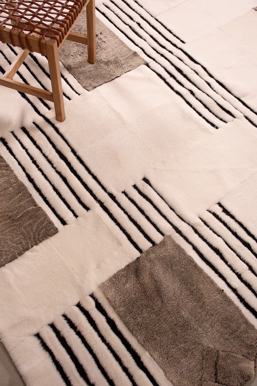 Donkey – Merino Wool Rug for High-End Interiors – view 5