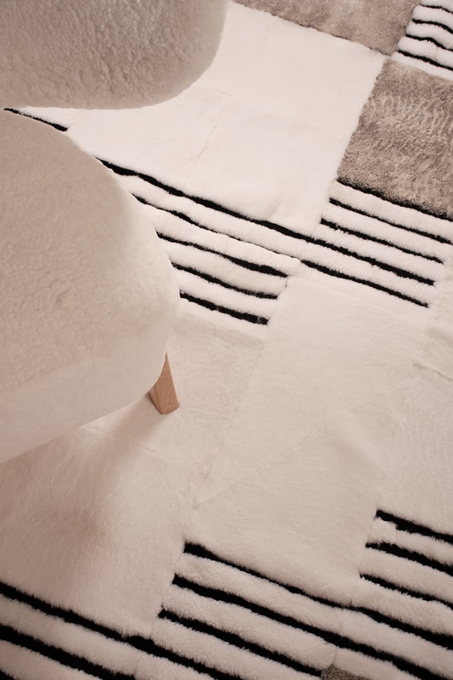 Donkey – Merino Wool Rug for High-End Interiors – view 4