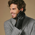 Ezra (black) - Lambskin leather gloves with warm rabbit fur lining and touchscreen feature 6