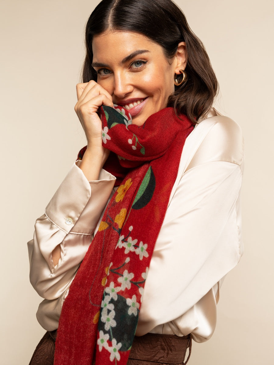 Evelina (red) - Soft and lightweight Italian scarf from premium wool