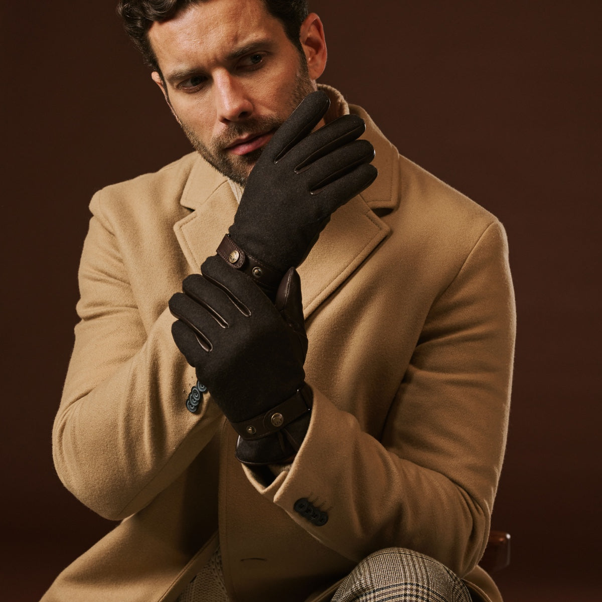 Fabrizio (dark brown) - Italian tweed men’s gloves with touchscreen capability and adjustable snap button