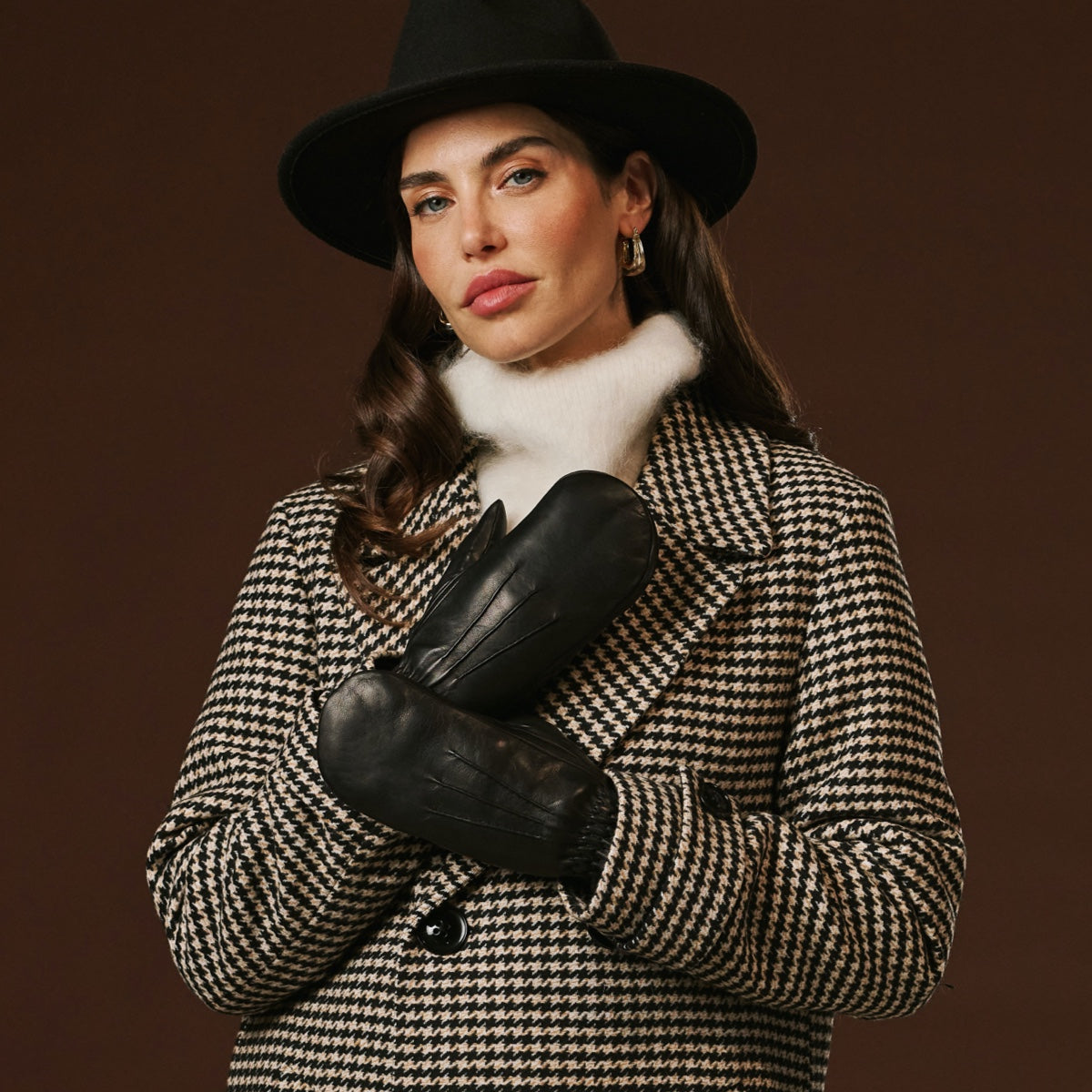 Gianetta (black) - Italian lambskin mittens with luxurious lambswool lining