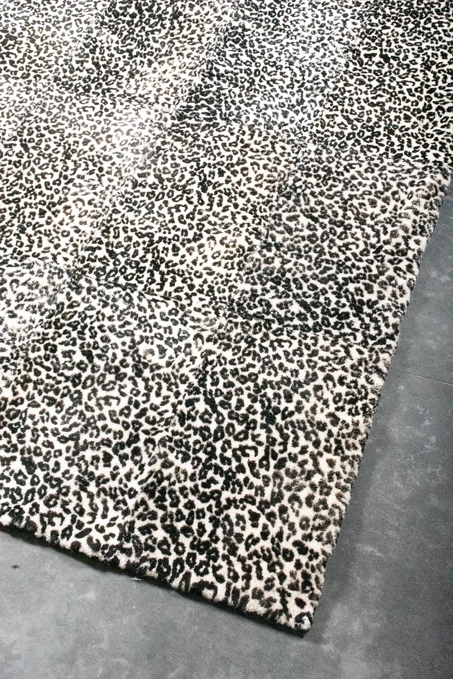 Leopard Printed – Designer Wool Rug for Modern Interiors – view 3