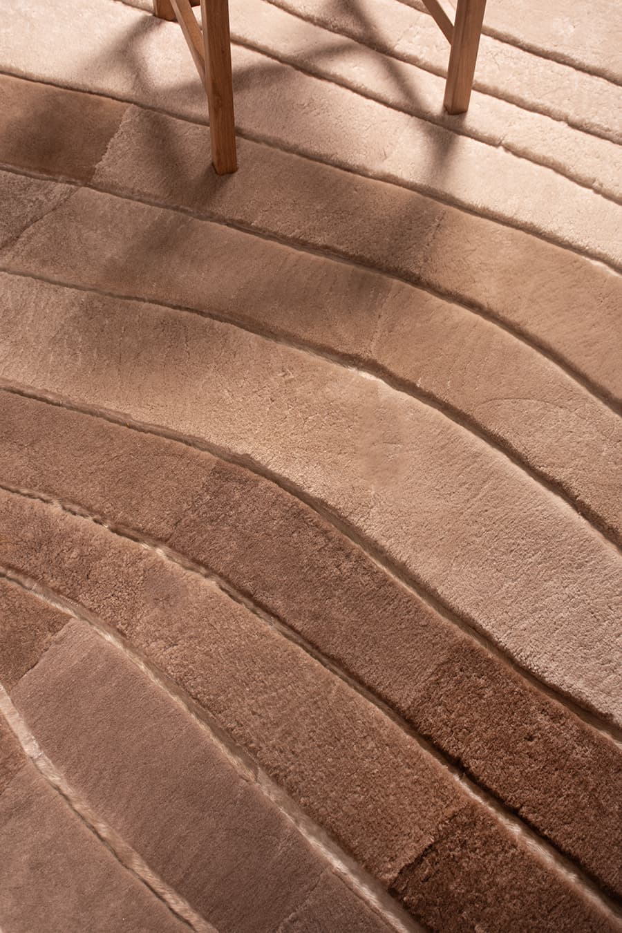 OMBRÉ – Custom Made Shearling and Cowhide Rug – view 6