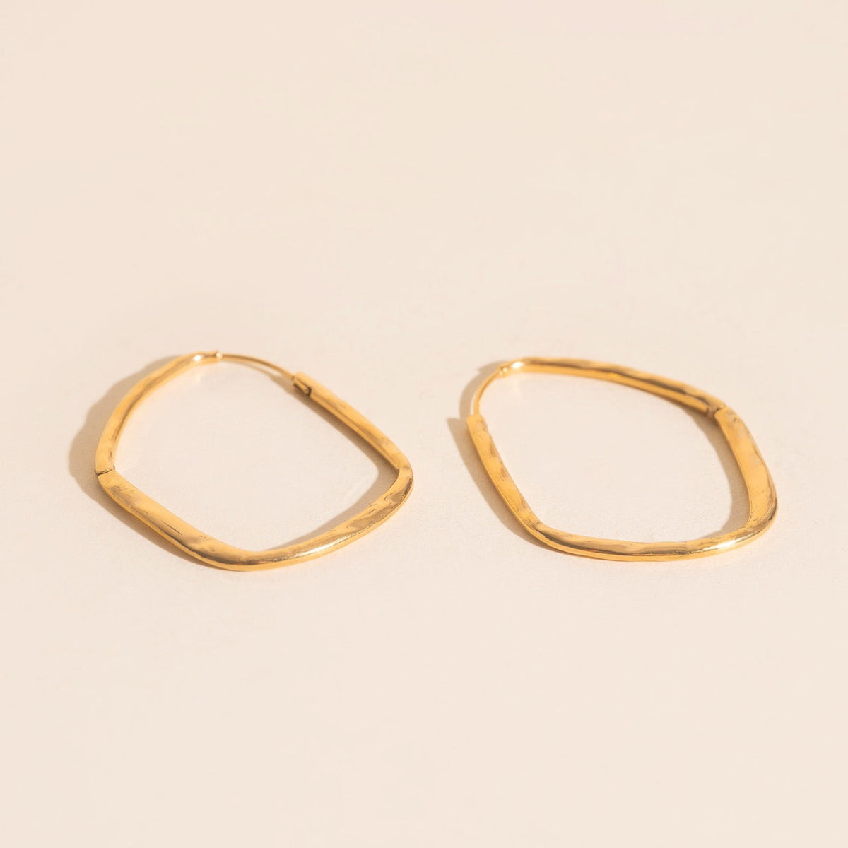 Titanium Hammered Oblong Huggie Hoop Earrings - FeatherTUFF™