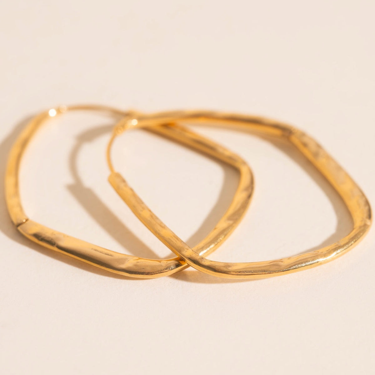 Titanium Hammered Oblong Huggie Hoop Earrings - FeatherTUFF™
