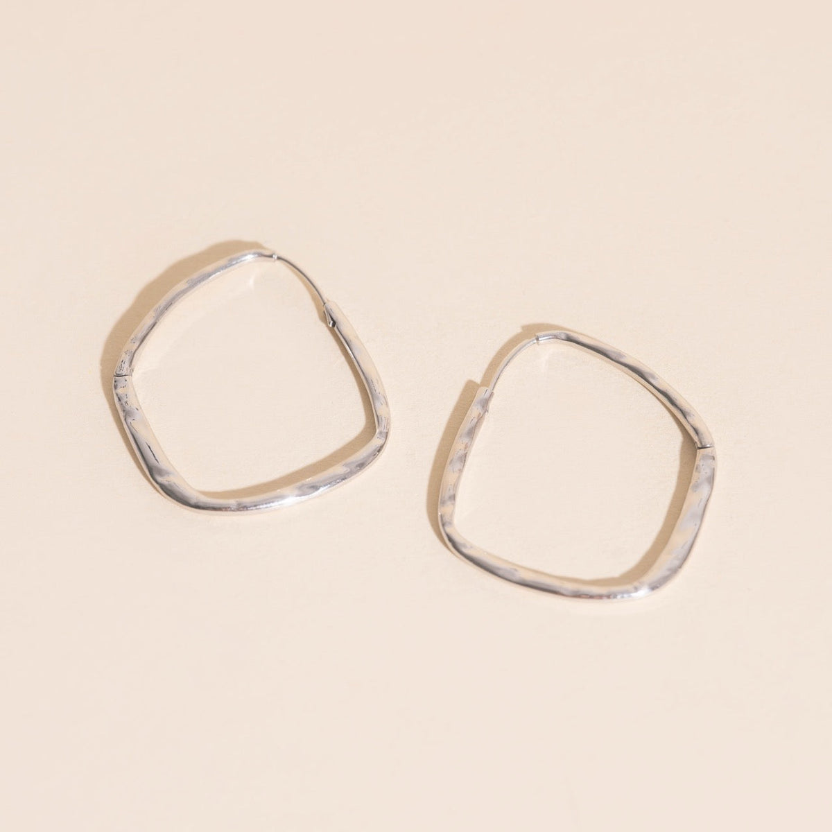 Titanium Hammered Oblong Huggie Hoop Earrings - FeatherTUFF™