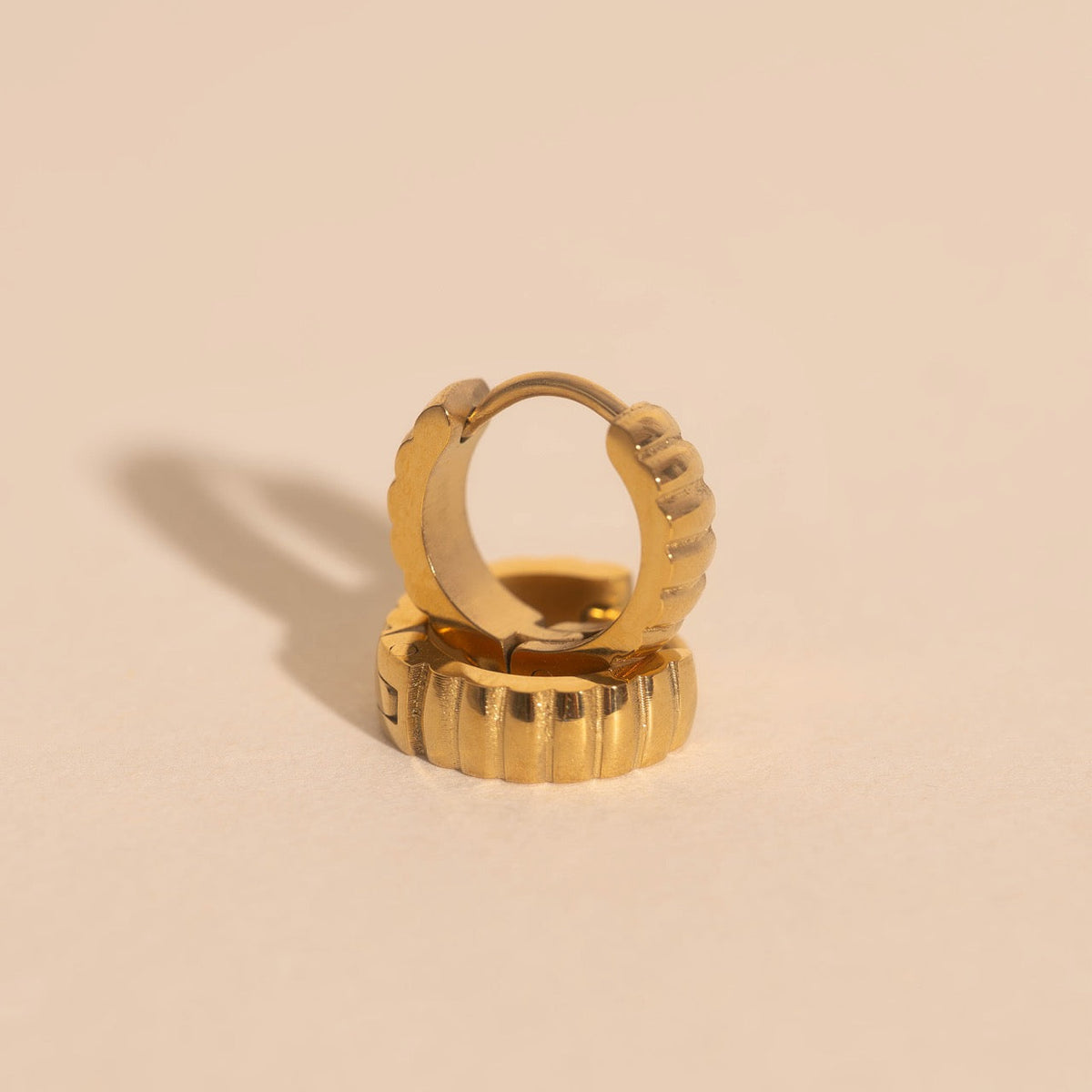 Scalloped Chunky Huggie Hoop Earrings