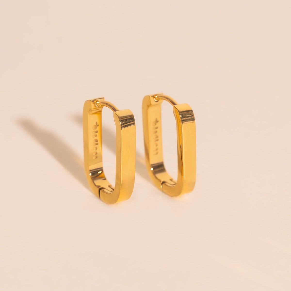 Titanium Smooth Oblong Huggie Hoop Earrings - FeatherTUFF™