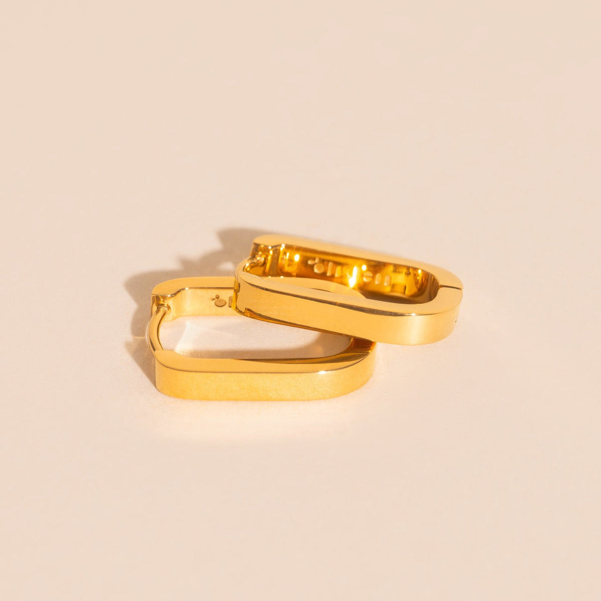 Titanium Smooth Oblong Huggie Hoop Earrings - FeatherTUFF™