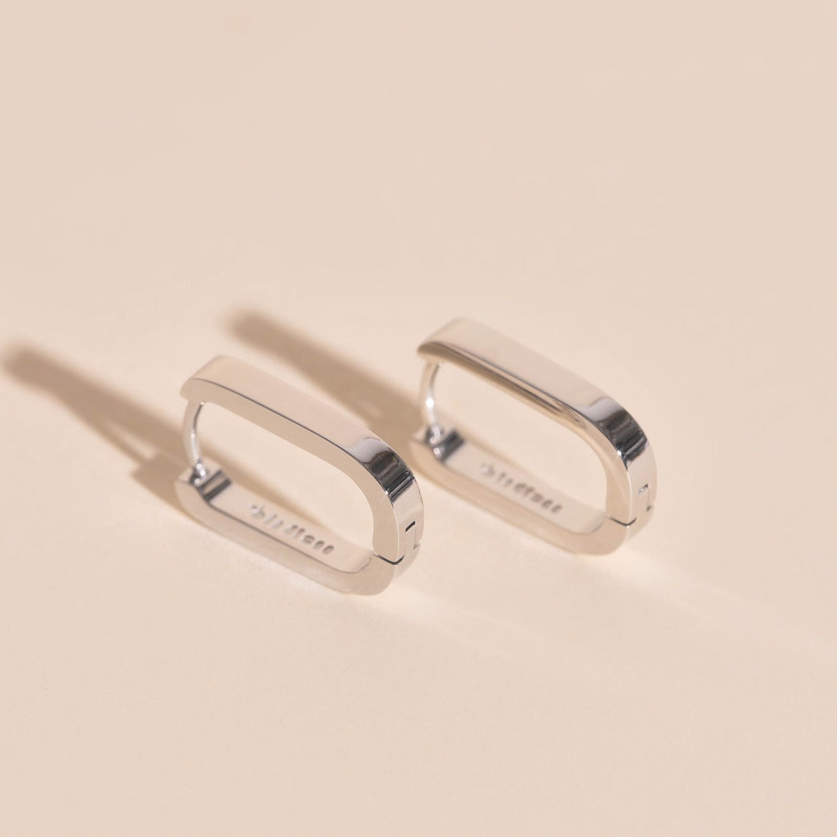 Titanium Smooth Oblong Huggie Hoop Earrings - FeatherTUFF™