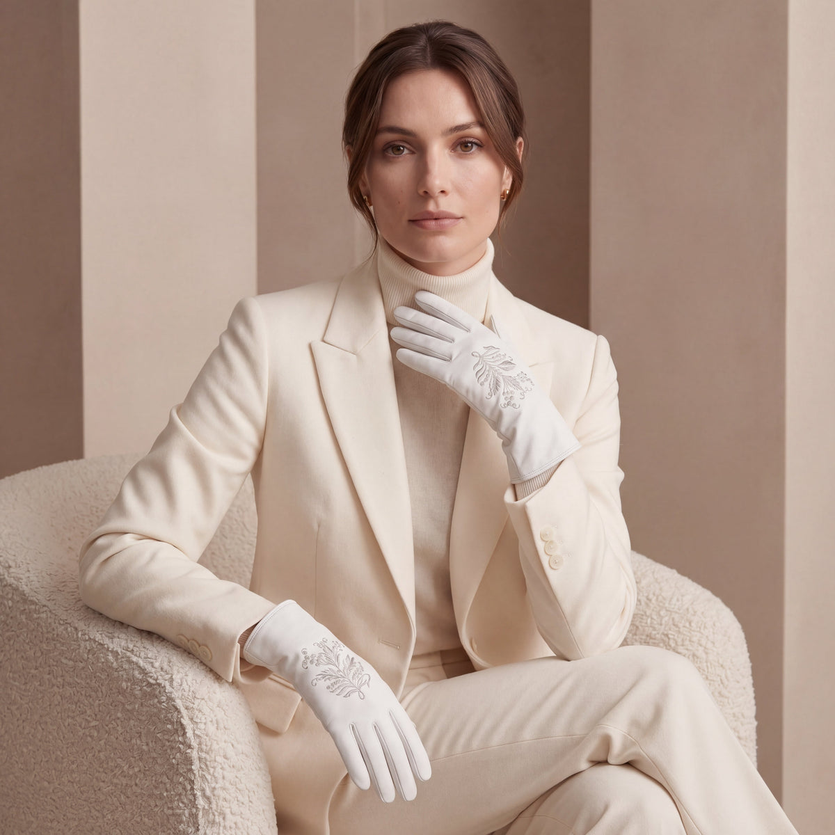 PZ01G (white) – Unlined Italian lambskin embroidered dress gloves
