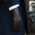 Selena (black) – Sheepskin leather gloves with diamond pattern and touchscreen feature 5