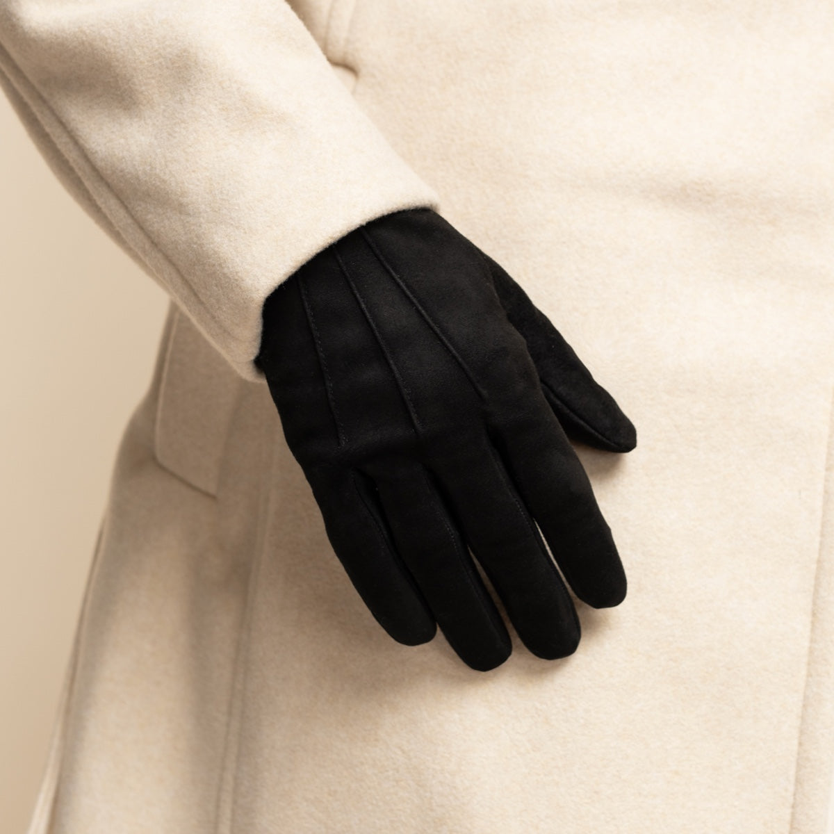 Silvia (black) - Italian suede leather gloves with luxurious cashmere lining