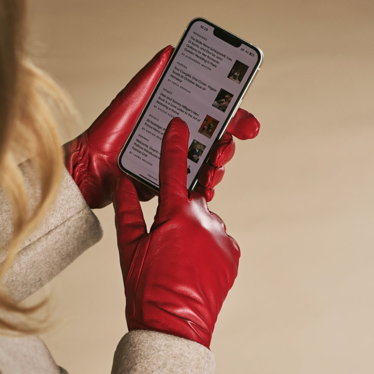 Skylar (red) – Extra-long sheepskin leather gloves with wool/cashmere lining & touchscreen capability