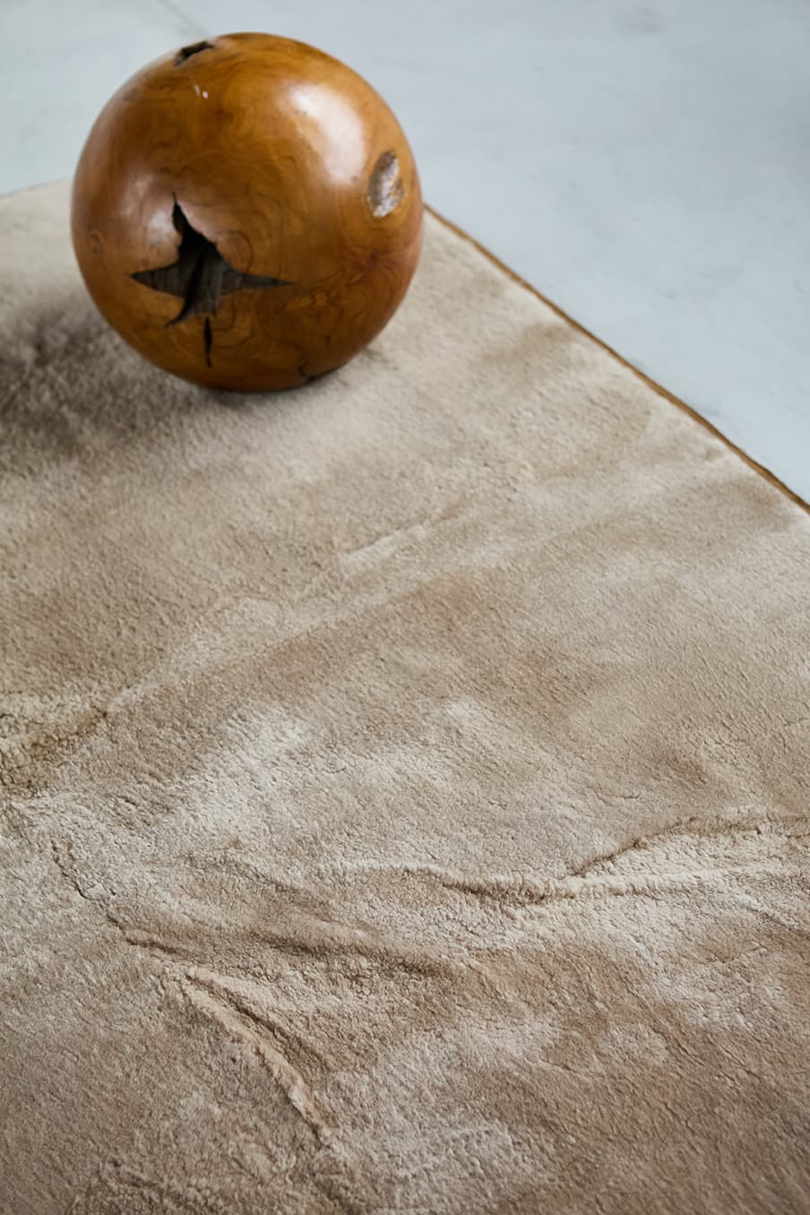 Standy – Organic Sheepskin Rug – view 4