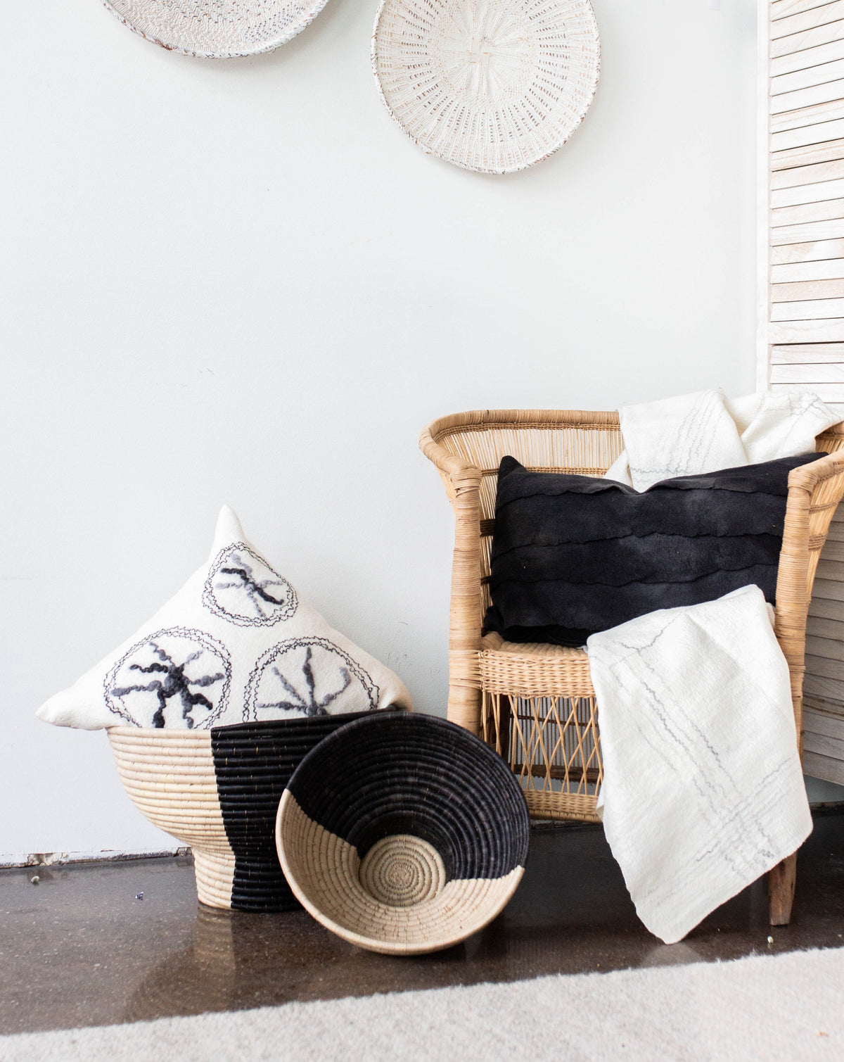 Pedestal Black and Natural Basket Bowl