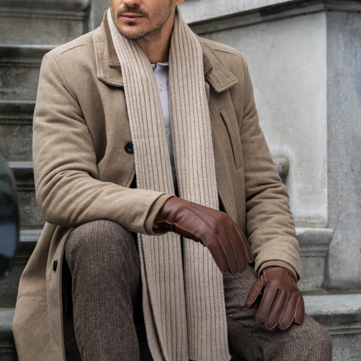 Diego (brown) - Italian gloves made of American deerskin leather with rabbit fur lining