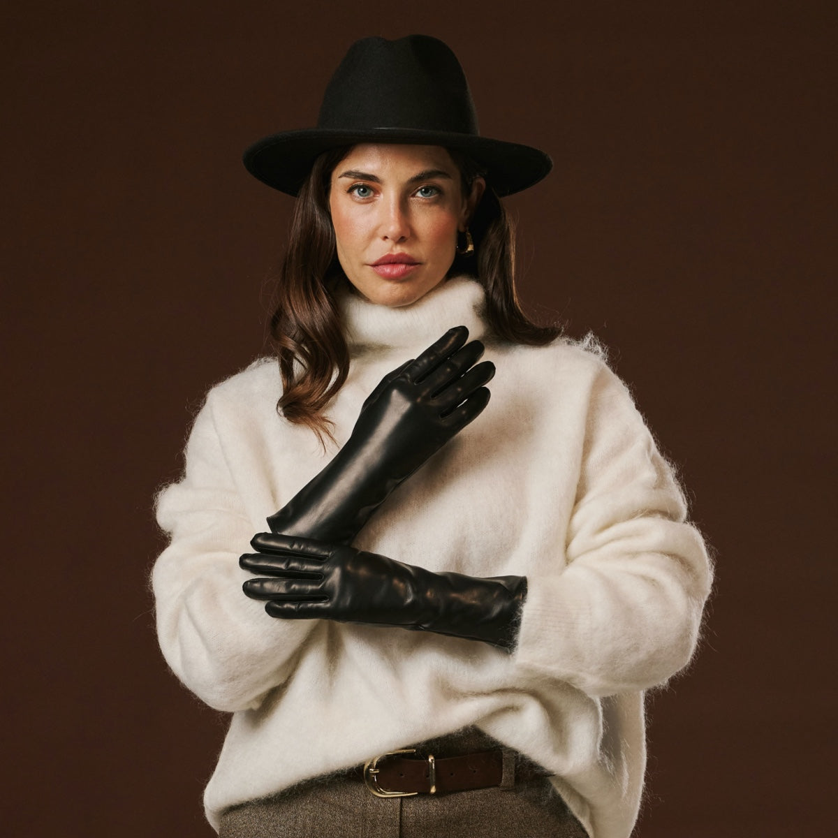 Camilla (black) - Italian long leather winter gloves with luxurious cashmere lining
