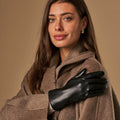 Daisy (black) – Vegan leather gloves with fleece lining & touchscreen feature 2