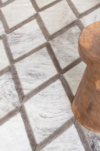 DIAMONDS - Rug in Hide and Shearling