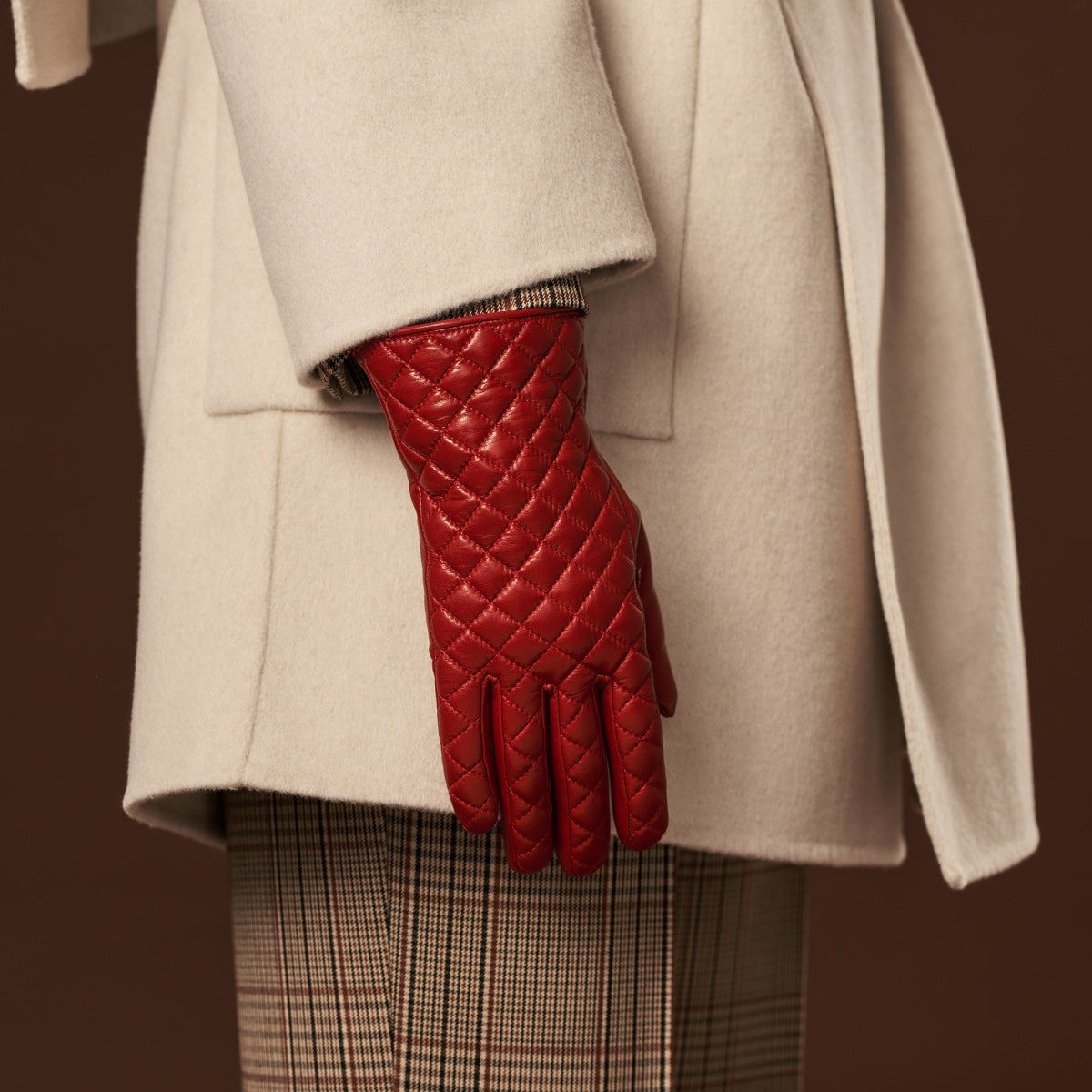 Emilia (red) - Classic Italian lambskin leather gloves with cashmere lining and checkered pattern