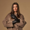 Evelyn (black) - Goatskin leather gloves with soft lambswool lining and touchscreen feature 2