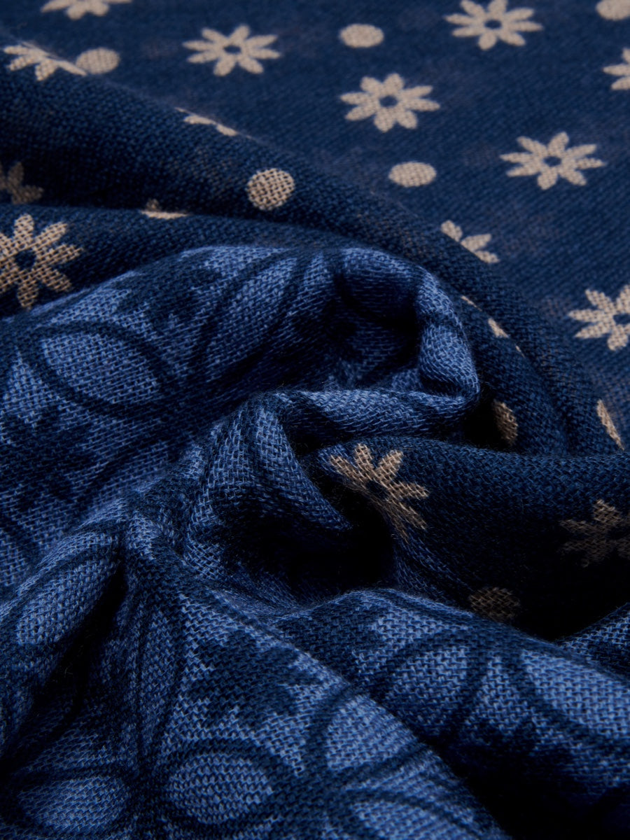 Andrea (blue) - Soft and lightweight Italian scarf from 100% wool