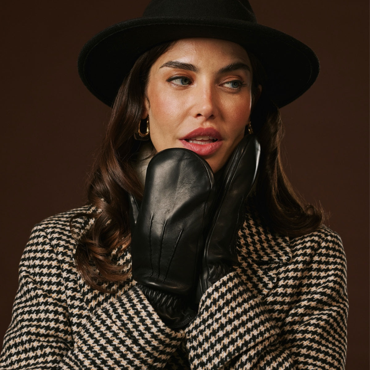 Gianetta (black) - Italian lambskin mittens with luxurious lambswool lining