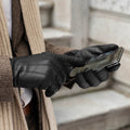 Giovanni (black) - Classic Italian lambskin leather gloves with cashmere lining & touchscreen feature 5