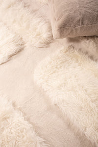 HOLLAND Oversized Shearling Wool Rug | Handcrafted Patagonian Sheepskin