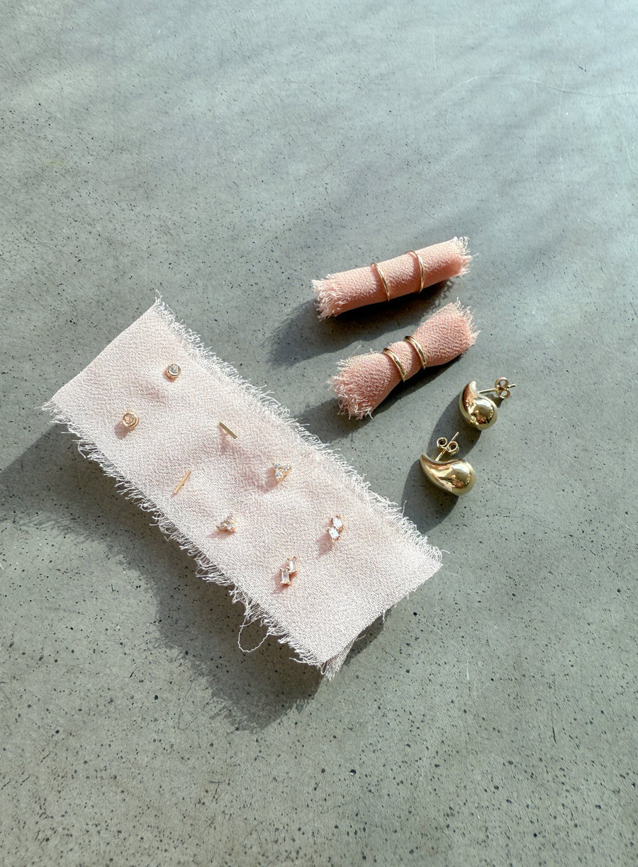 GOLDEN HALO STUDS 14KT YELLOW GOLD