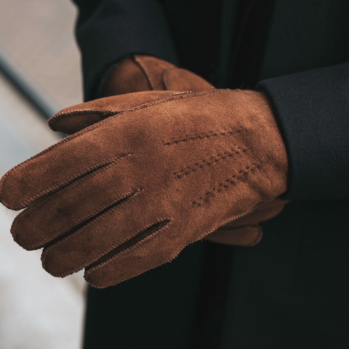 Jack (brown) – Suede leather gloves with luxurious sheep fur lining