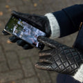 Selena (black) – Sheepskin leather gloves with diamond pattern and touchscreen feature 3