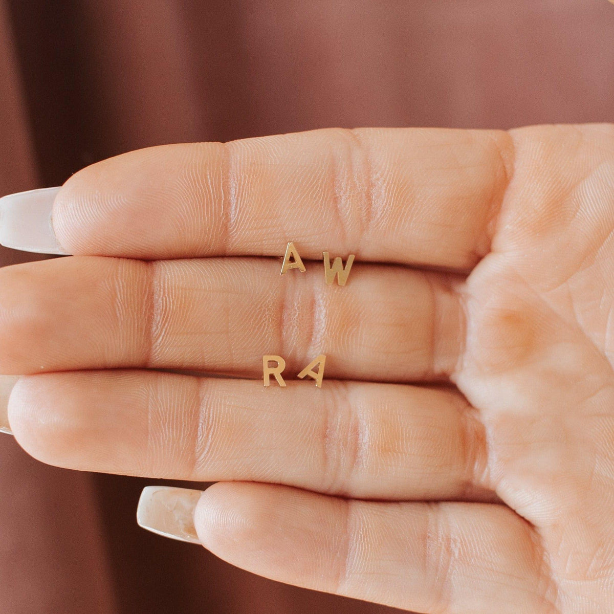 Ava Initial Stud • Single