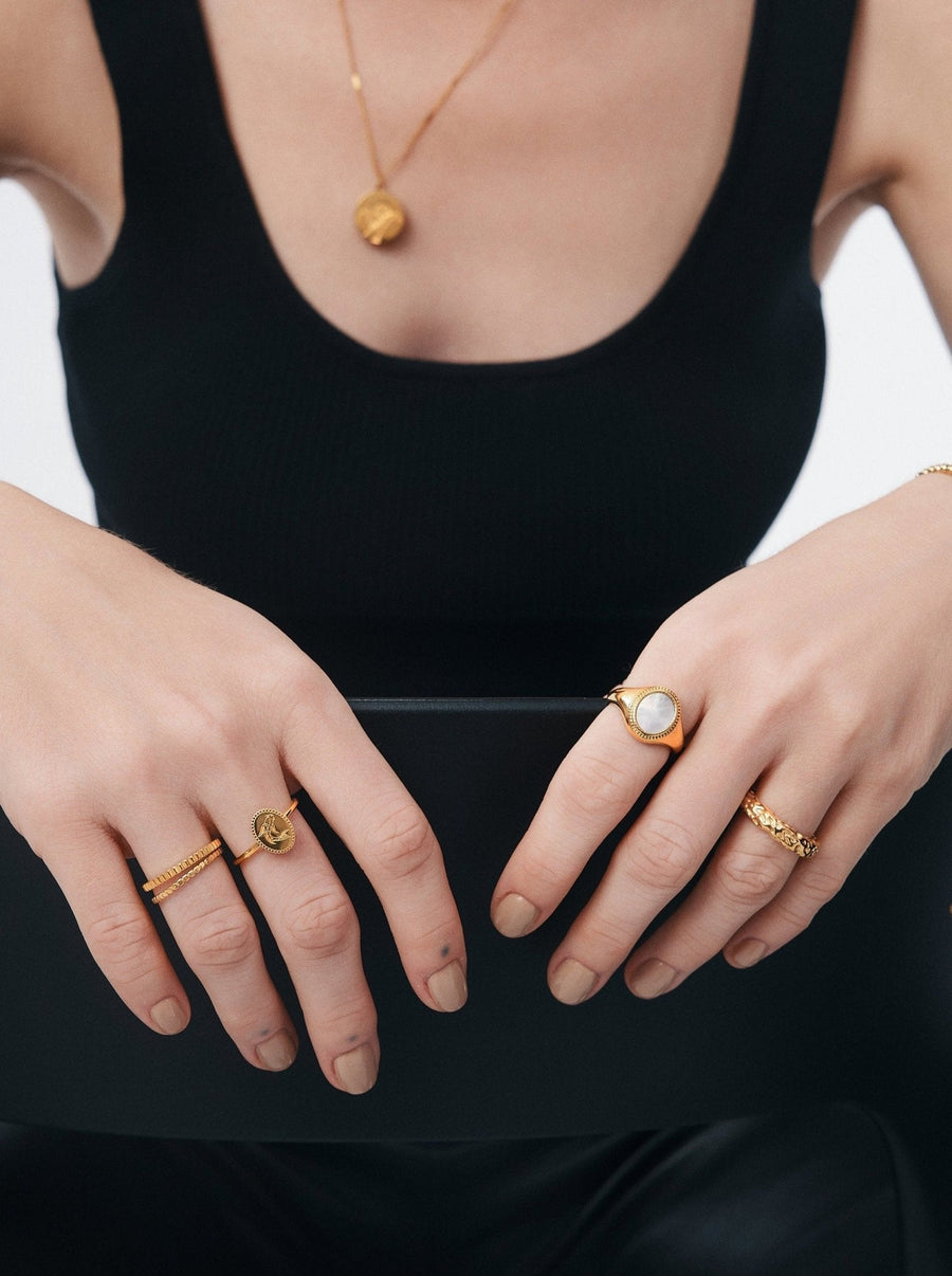 Thin Claire Ring in Gold